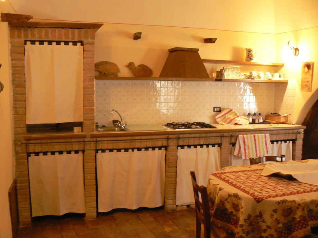 Residence Il Palazzo Санто-Стефано-ді-Сессаніо Номер фото